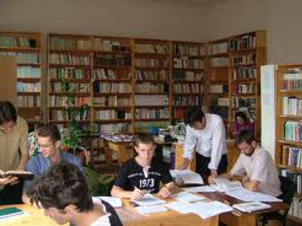 biblioteca studenti