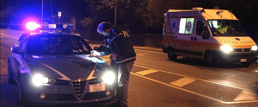 polizia e ambulanza notte