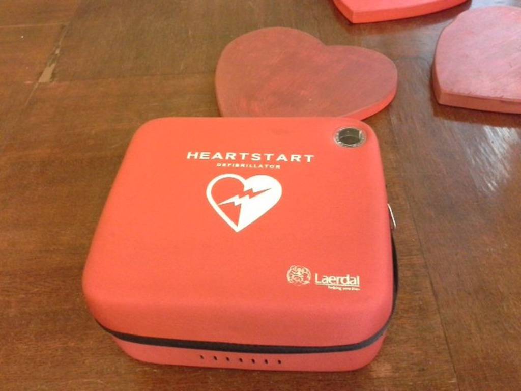 defibrillatore scatola