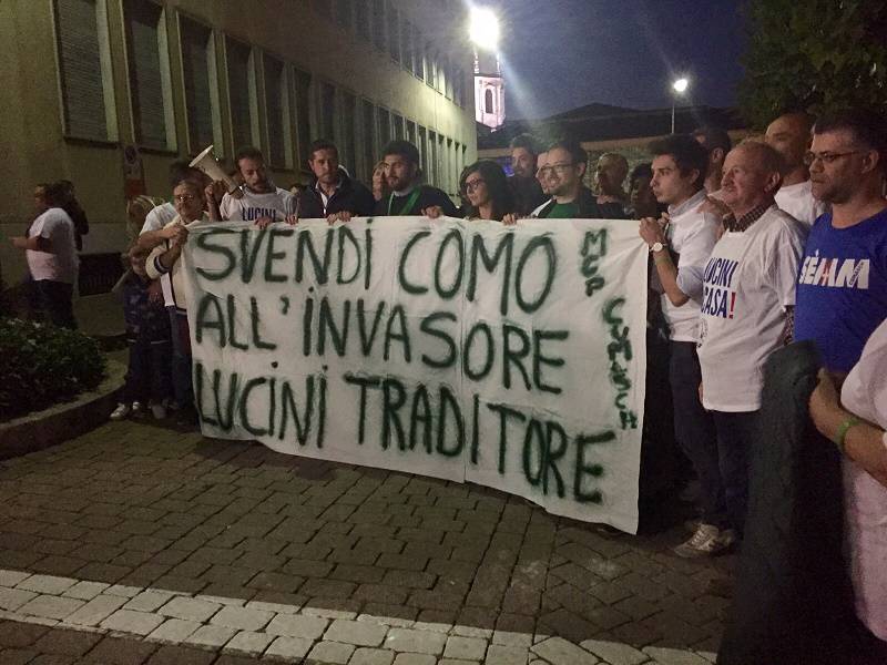 striscione lega contro lucini