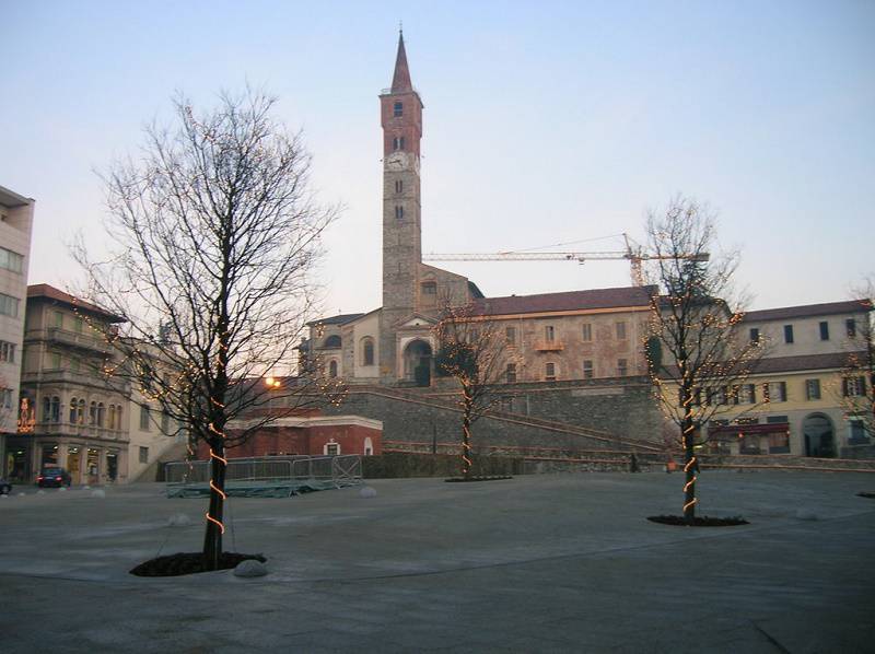 cantù piazza garibaldi