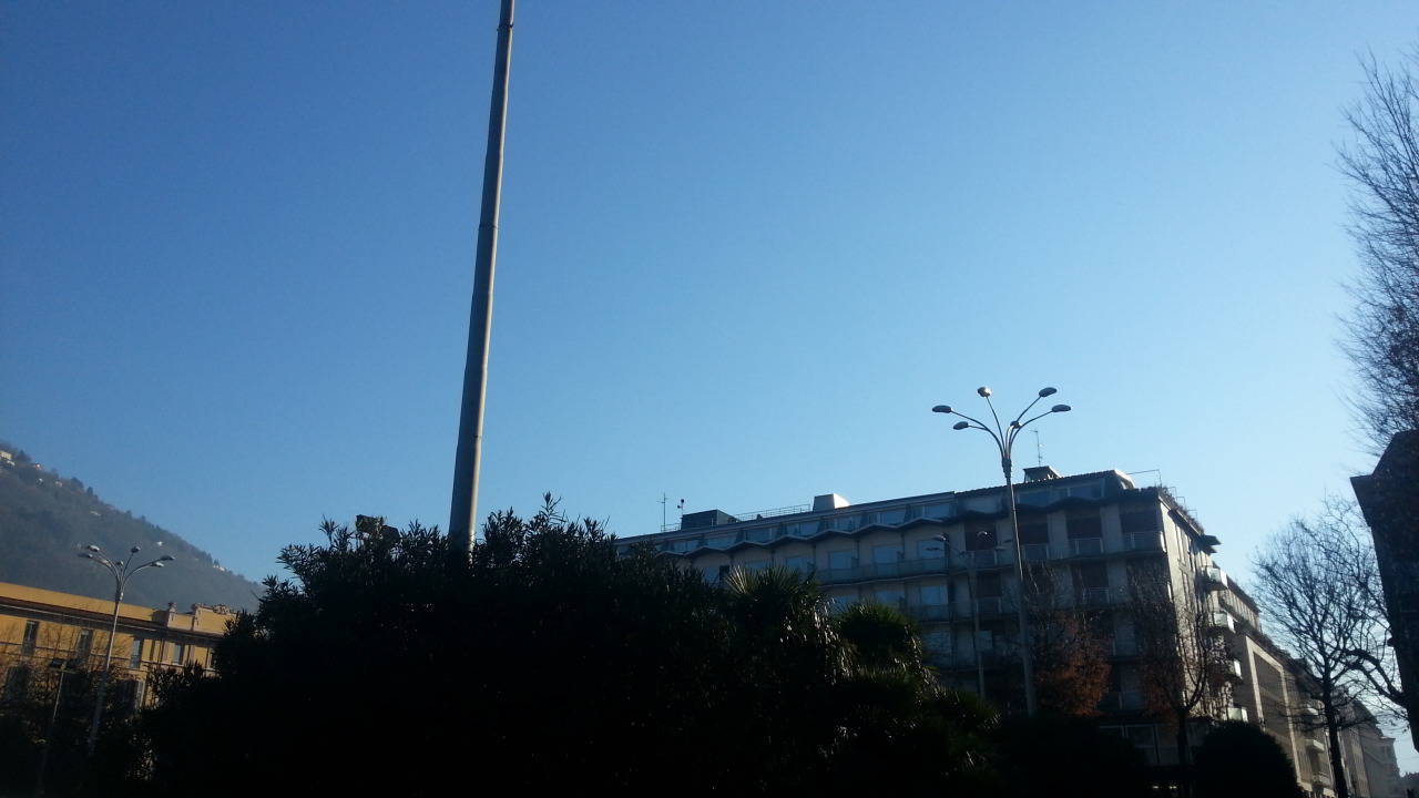 cielo azzurro piazza cavour