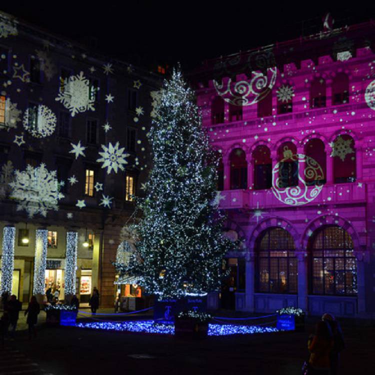 grande albero natale balocchi