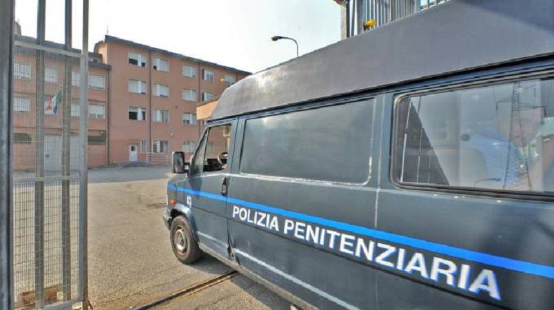furgone polizia penitenziaria bassone