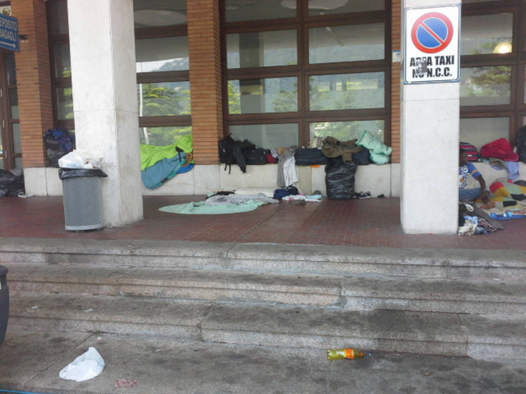 stazione como campo profughi