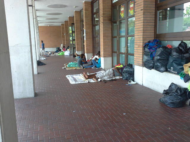 stazione como campo profughi