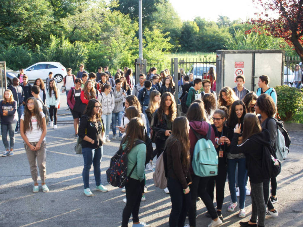 studenti scuola inizio lezioni