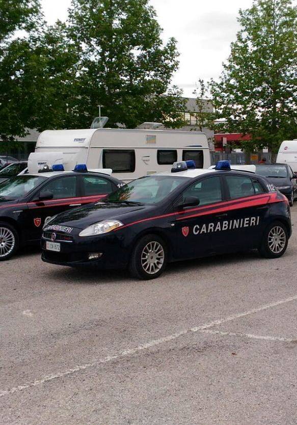 auto carabinieri fino