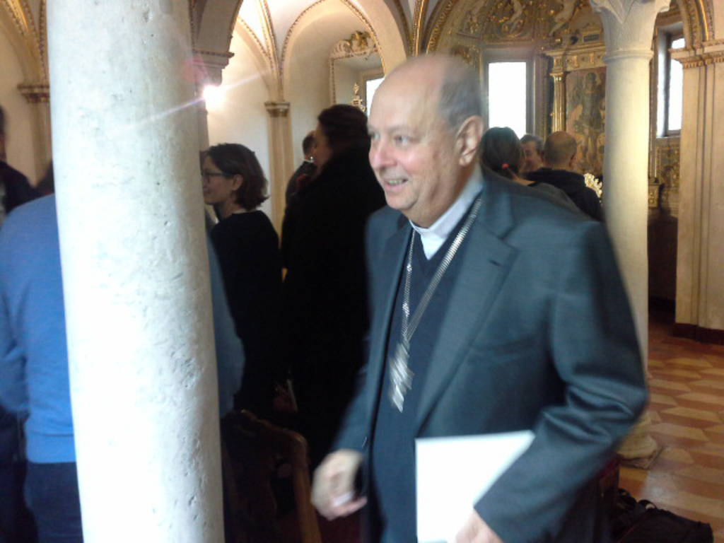 il nuovo vescovo di Como incontra i giornalisti