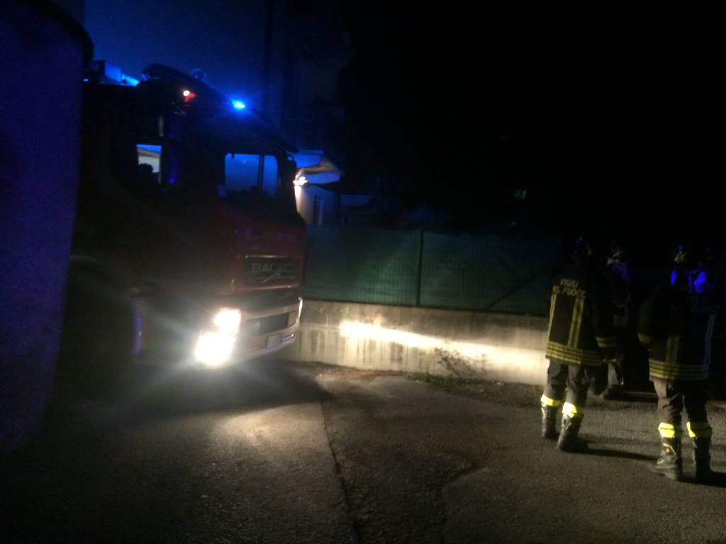 incendio canna fumaria grandola e faloppio