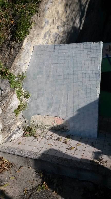 vandali a villa geno a Como: prima ed ora