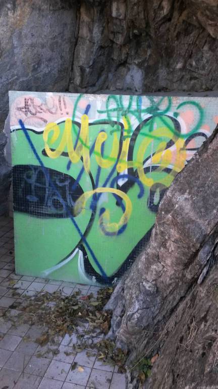 vandali a villa geno a Como: prima ed ora