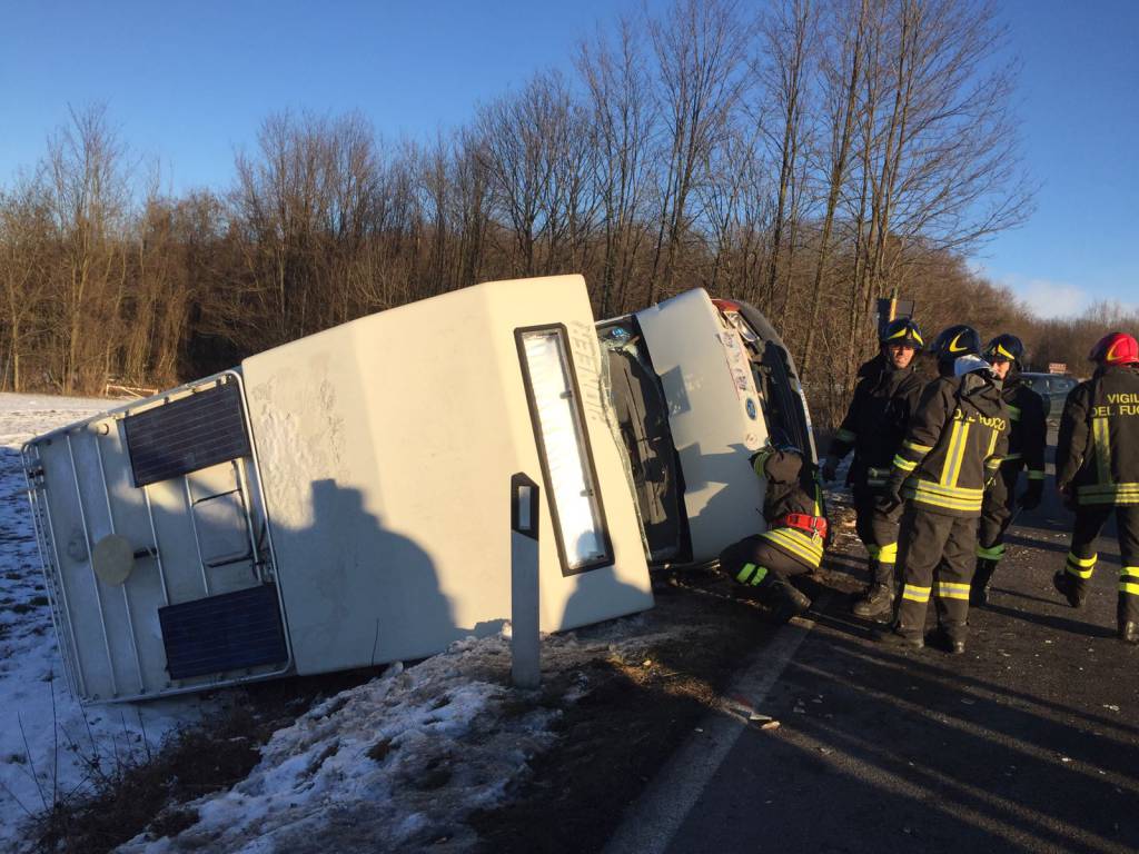 incidente auto camper faloppio garibaldina