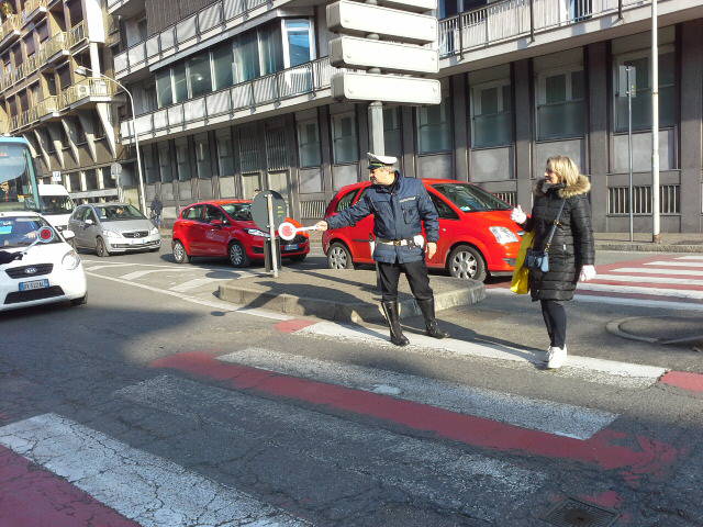 sole basso viale masia a como vigili