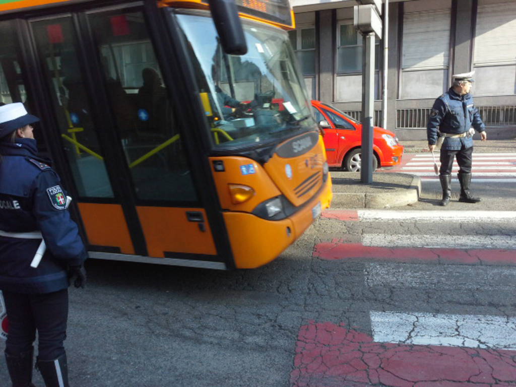 sole basso viale masia a como vigili