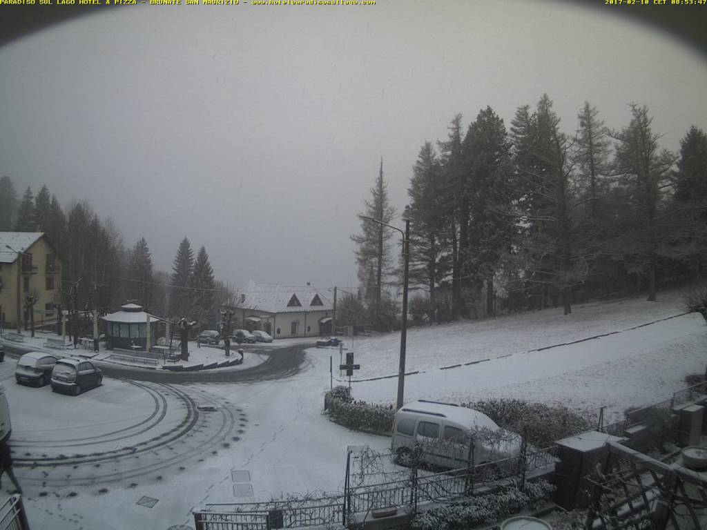 Pioggia a Como, neve sul Lario: ecco dove