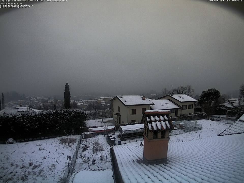 Pioggia a Como, neve sul Lario: ecco dove