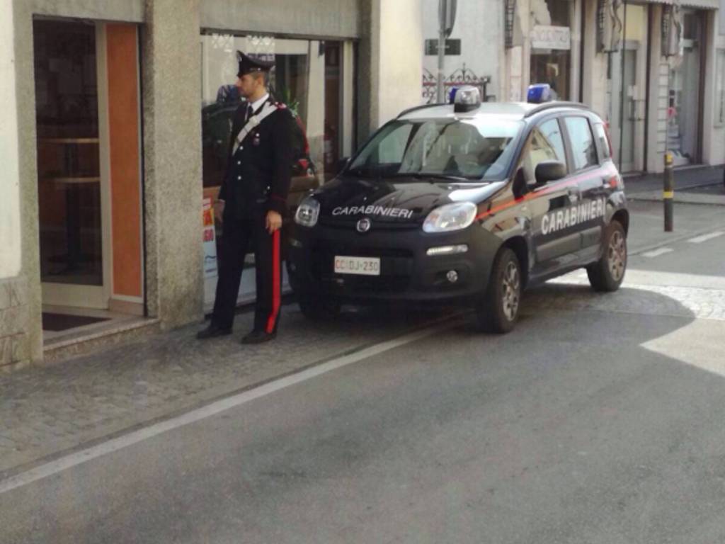 carabinieri lurate caccivio rapina pizzeria