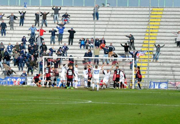 Il Como pareggia in extremis a Lucca: 1-1