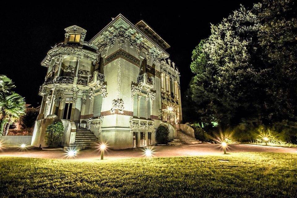 villa bernasconi notte