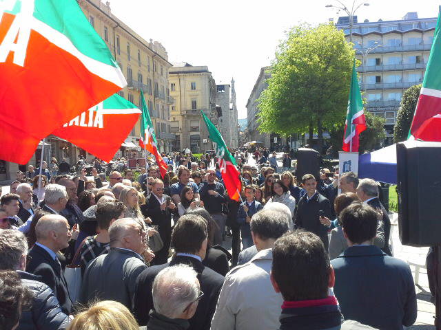 La presentazione della lista di Forza Italia in piazza a Como