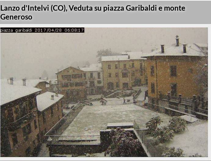 Neve nel comasco il 28 aprile: ecco le foto