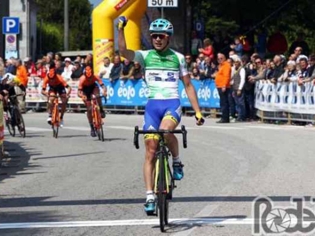 andrea bagioli vince a taino titolo provinciale juniores ciclismo