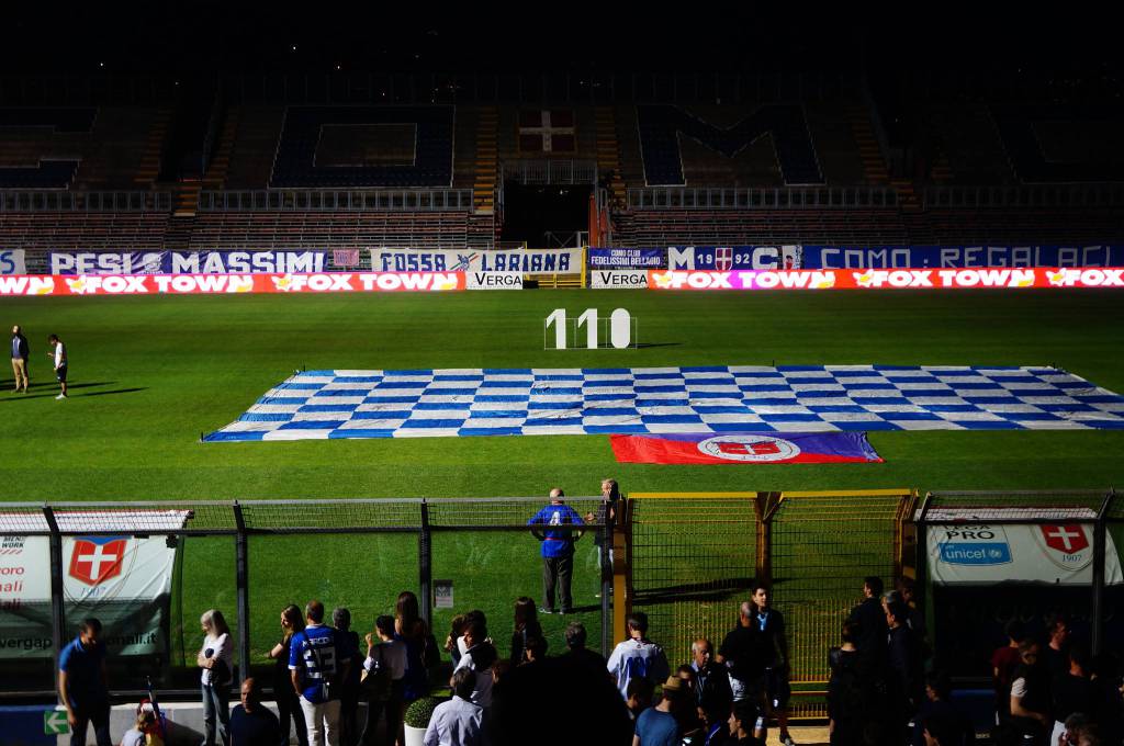 La festa dei tifosi al Sinigaglia per i 110 anni del Como