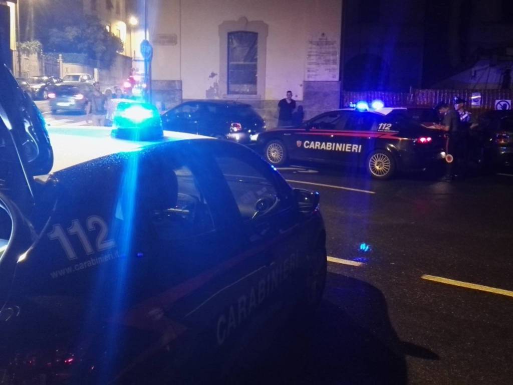 carabinieri e controlli notturni in centro cantù