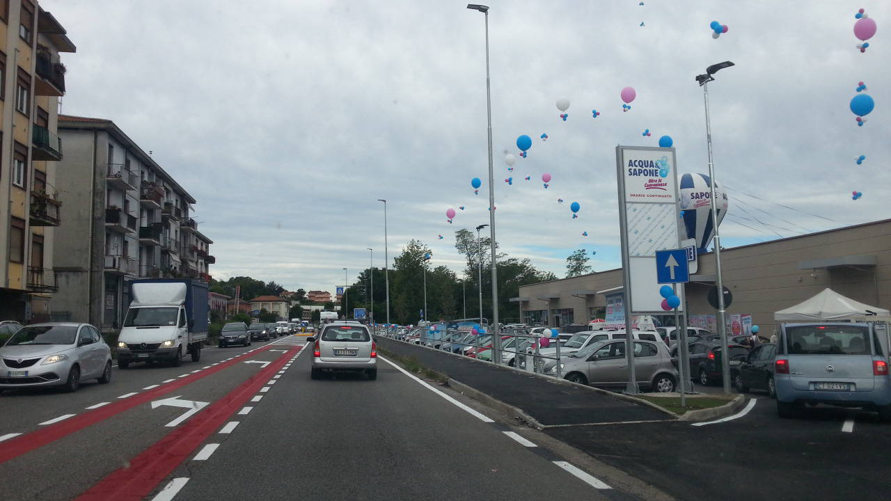 Tavernerio, apre Acqua e Sapone e il traffico va in crisi