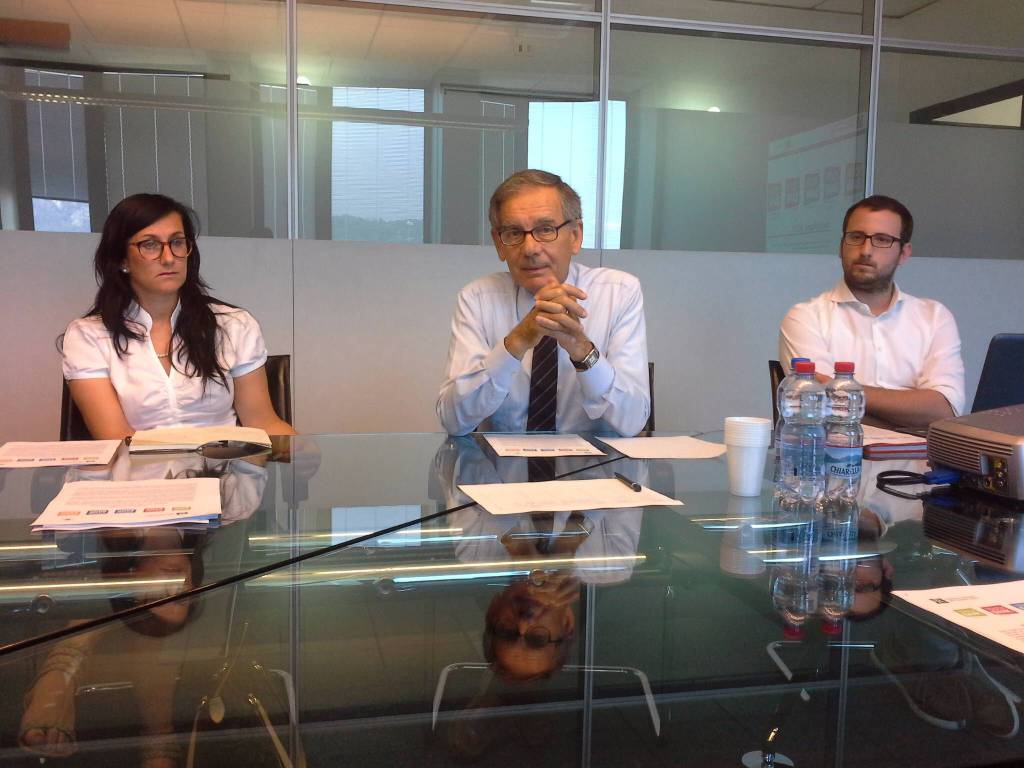 youth bank 2017 conferenza stampa con Giacomo Castiglioni