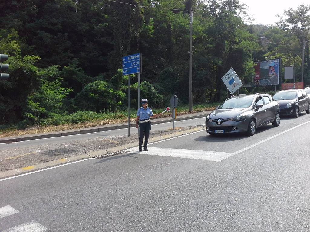 Camerlata, viadotto chiuso: tutti in coda per la strettoia