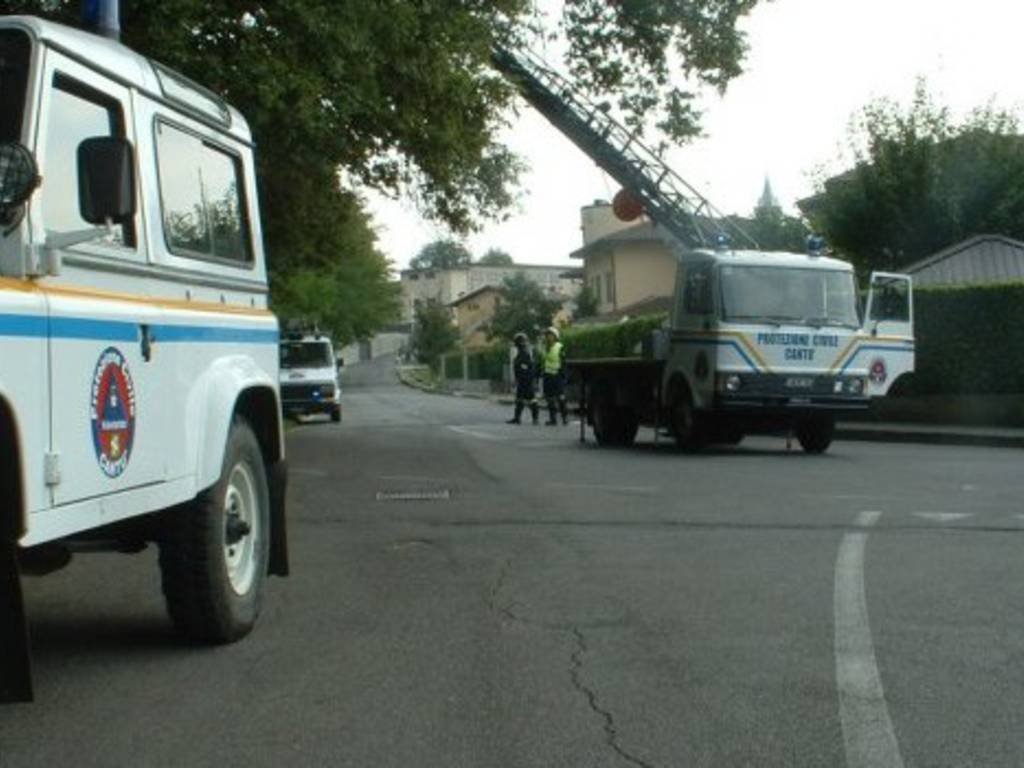 camion protezione civile di cantù
