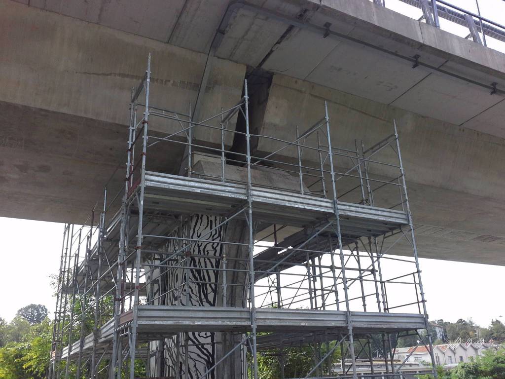 ponteggio sotto viadotto dei lavatoi a camerlata