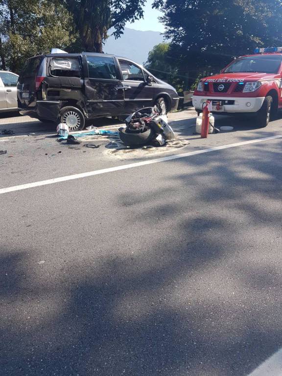 Schianto mortale auto - moto a Gera Lario: le immagini