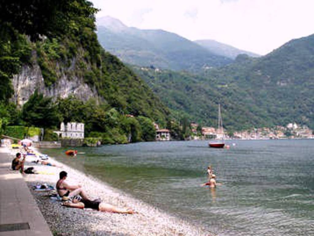 spiaggia menaggio e menaggio generica da lago