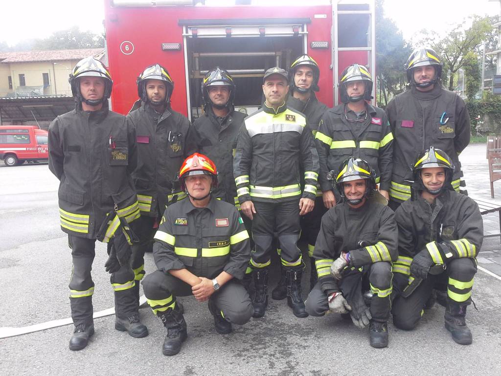 Il comandante dei pompieri saluta Como con i suoi ragazzi
