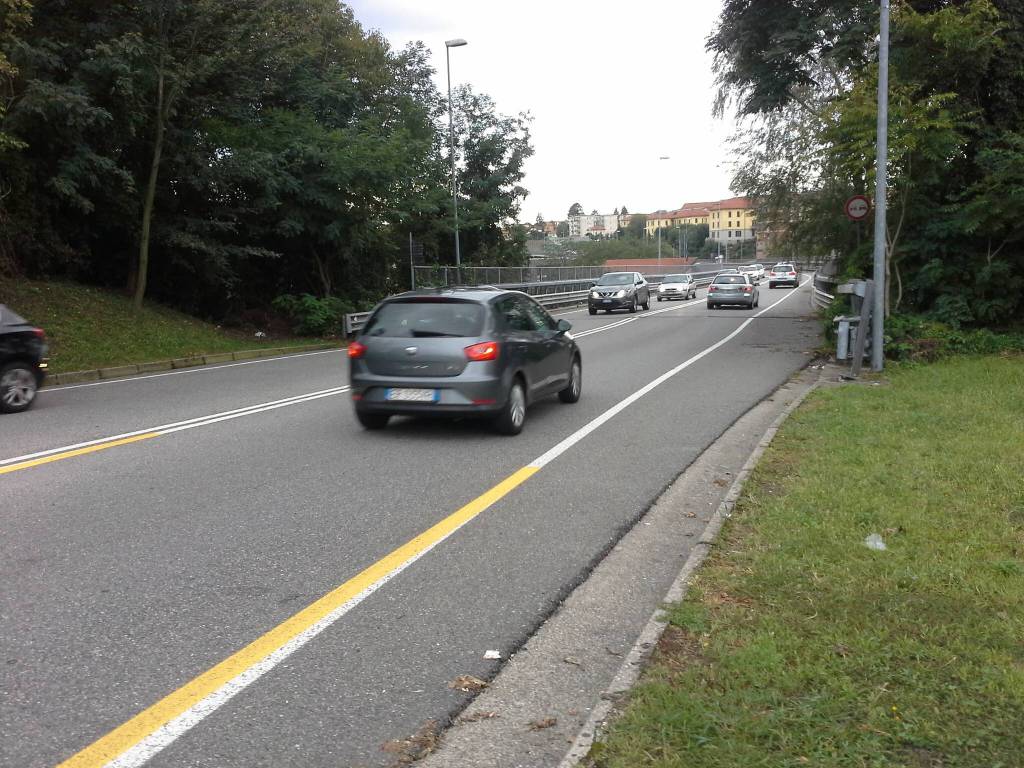 Riaperto alle auto il viadotto dei lavatoi a Camerlata