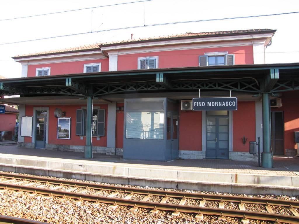 stazione fino mornasco nord esterno