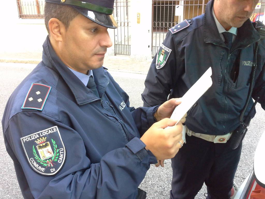 Blocco traffico a Cantù, controlli della polizia locale