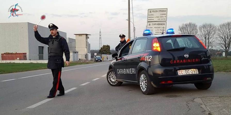 carabinieri lomazzo posto di blocco per strada