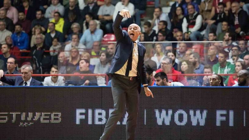 marco sodini coach di cantù a varese derby masnago