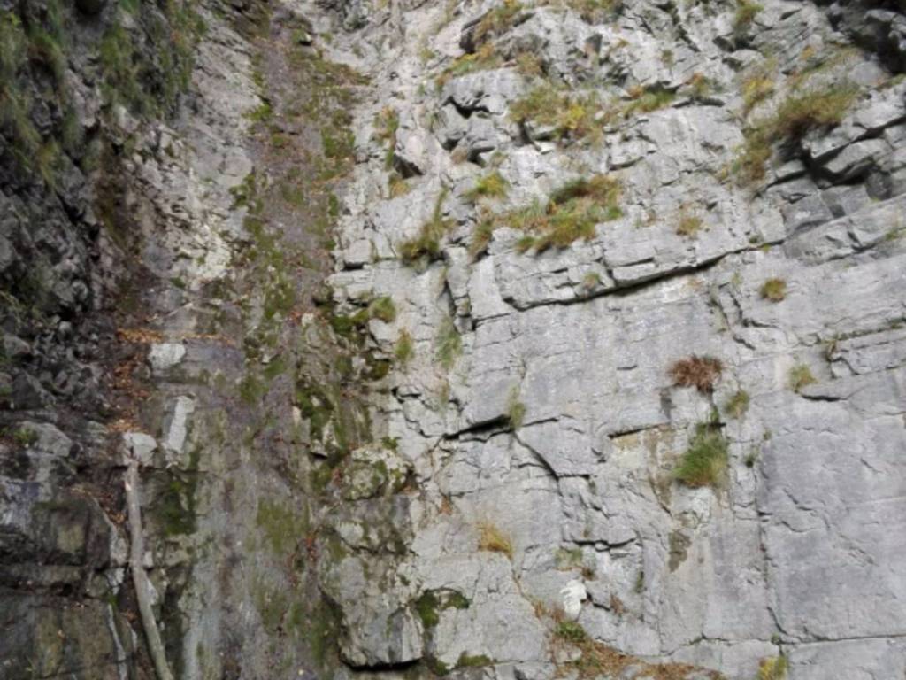 soccorso alpino recupero corpo escursionista a brienno