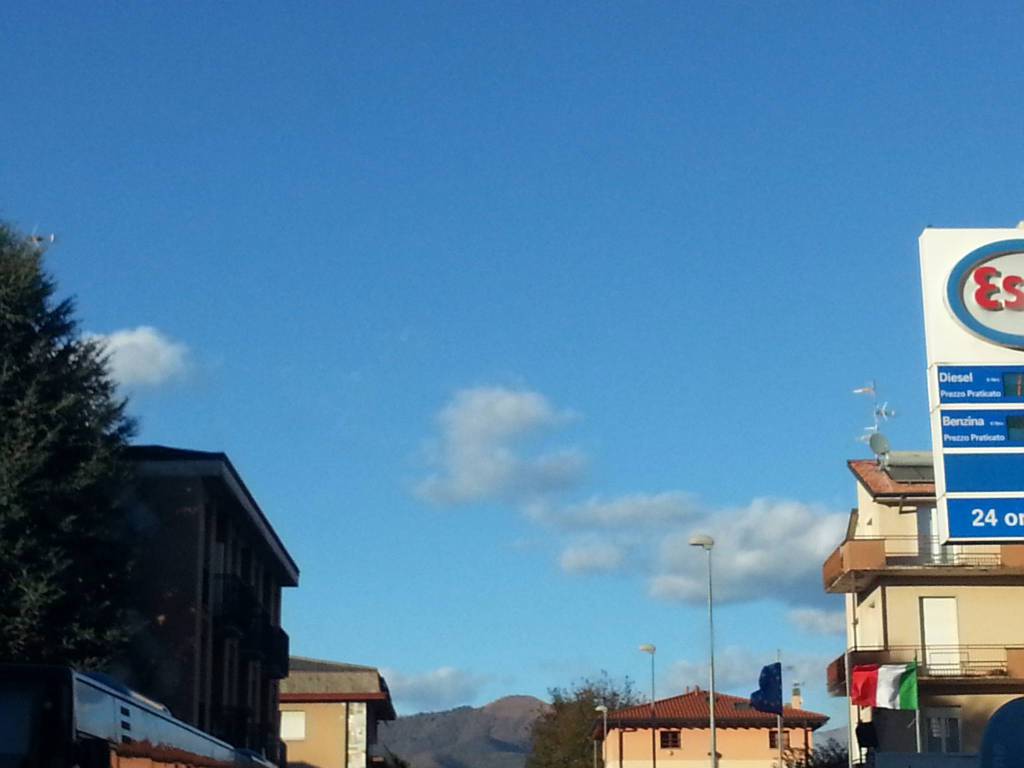 Venerdì di fine ottobre con il favonio sul Lario: temperature primaverili