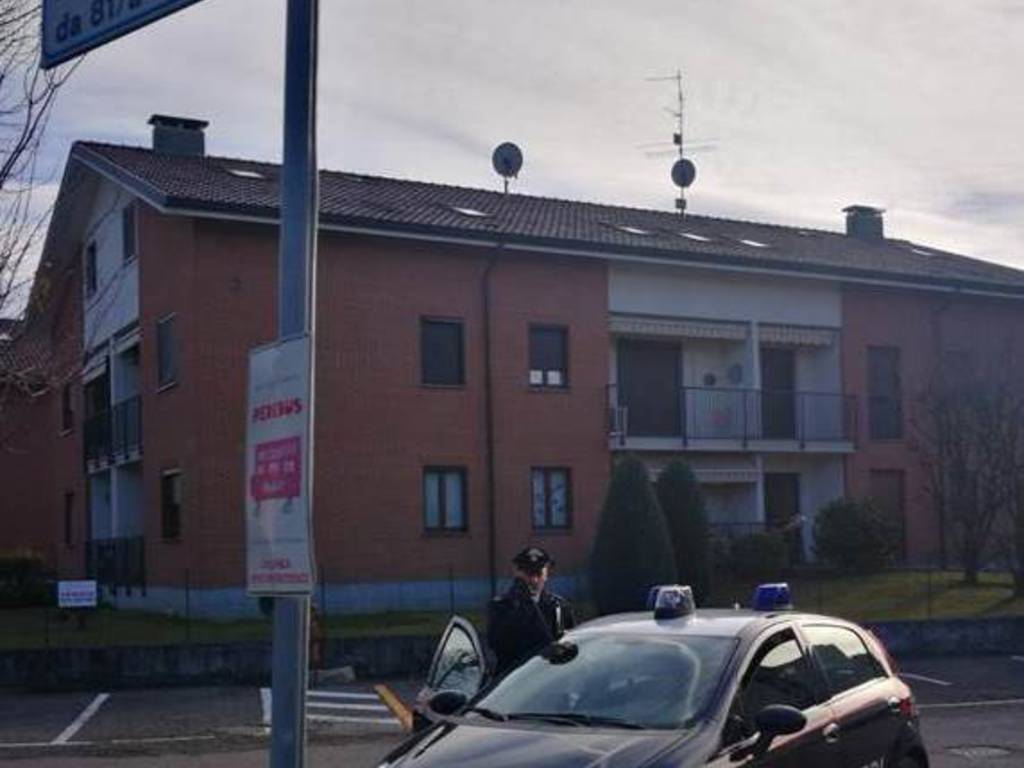 carabinieri arrestano 60enne a locate, atti persecutori condominio