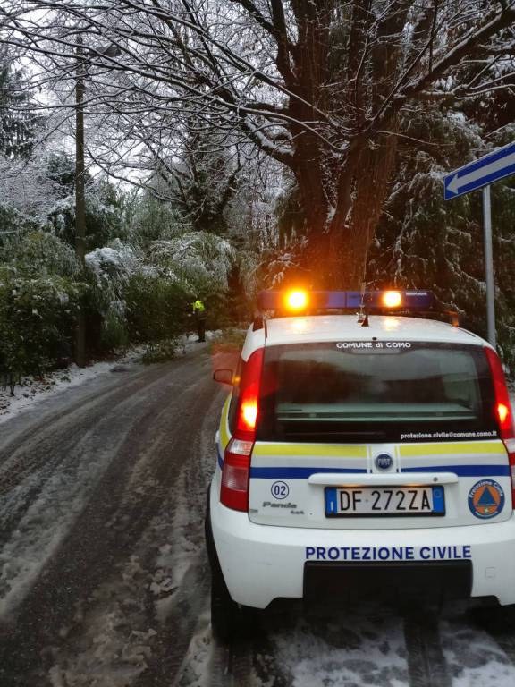 protezione civile di Como interventi per a neve