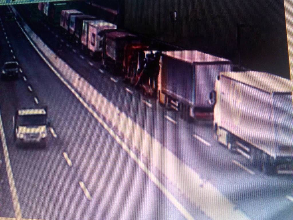 coda camion autostrada a9 verso svizzera da webcam v