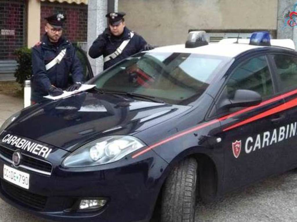 carabinieri di lomazzo posto di blocco arresto per droga bosco