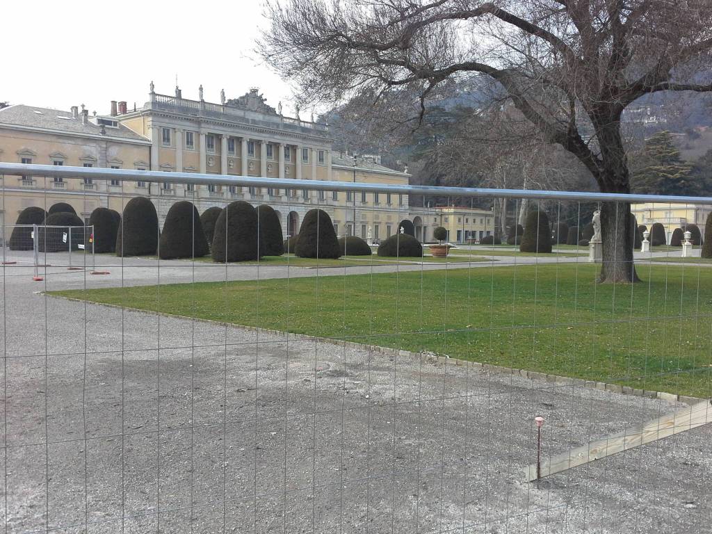 Il parco di Villa Olmo sta per riaprire: tra un mese via le transenne