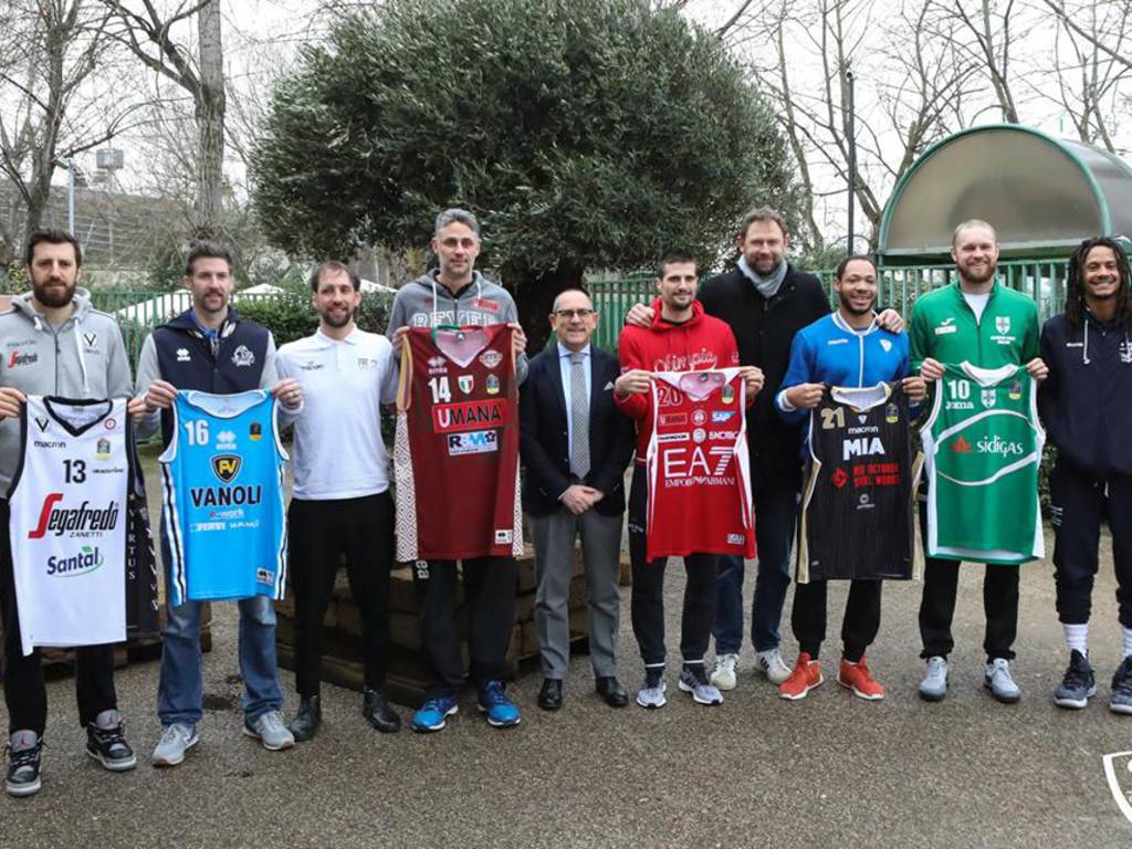 nuova maglia mia cantù per le finali di coppa italia basket maschile